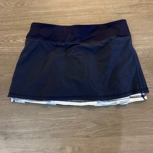 Lululemon atheltica tennis/running skirt (size 6)